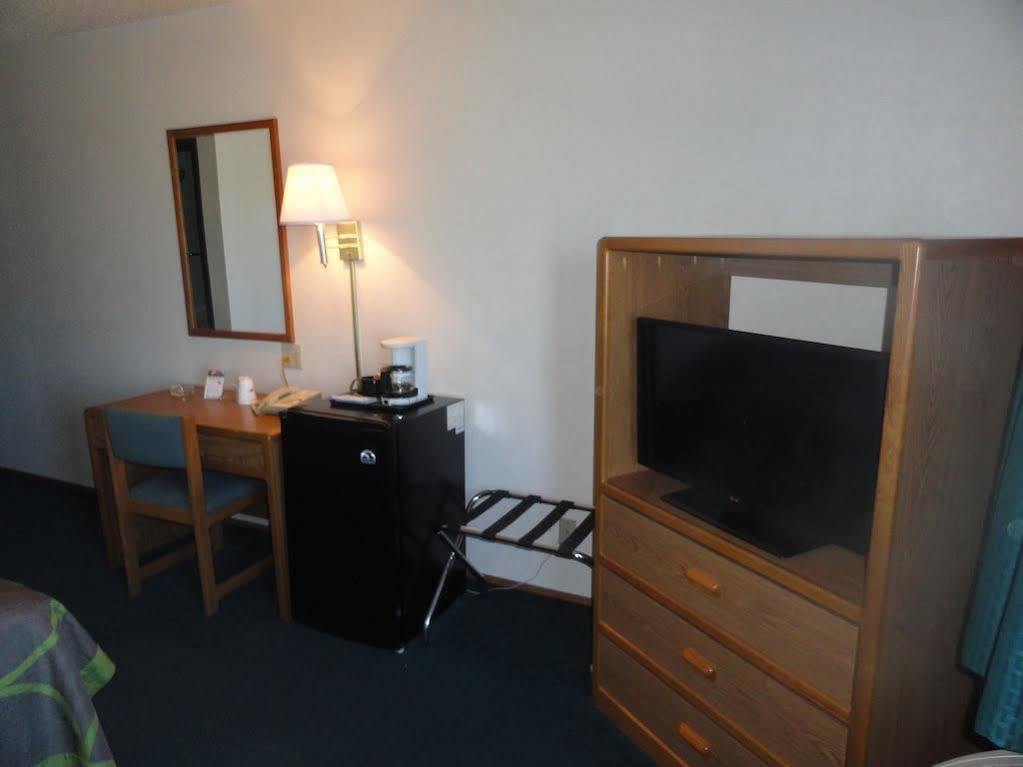 Super 8 By Wyndham Wayne Hotel Kültér fotó
